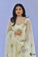 Heeba Patel at 24 Kisses Trailer Launch